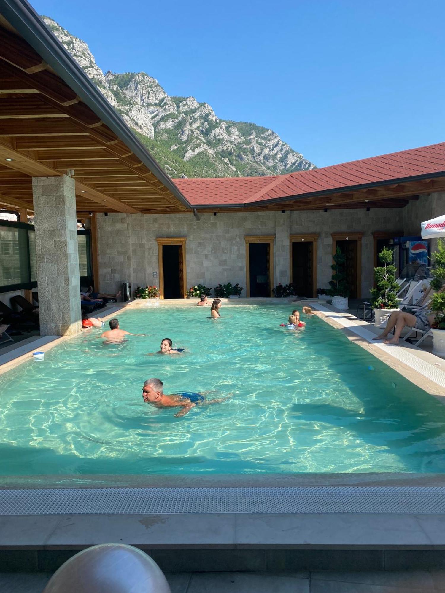Panorama Rooms Hotel Near The Old Bazaar Крує Екстер'єр фото