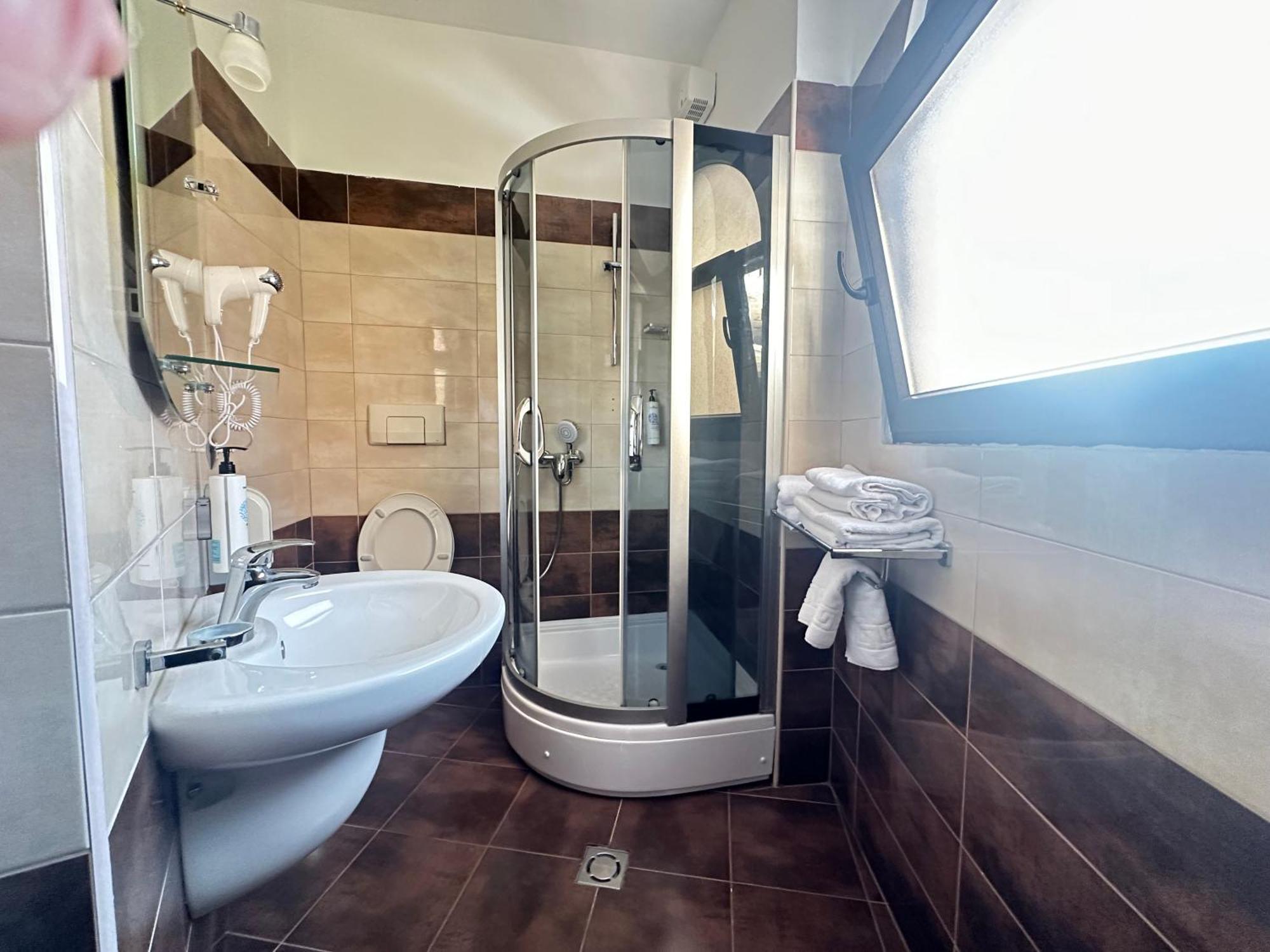 Panorama Rooms Hotel Near The Old Bazaar Крує Екстер'єр фото